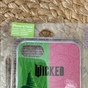 iPhone 6/7/8/SE Case - Green and Pink